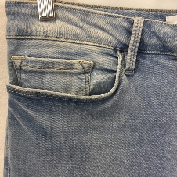 Frame Le One Skinny Jean Mid-Rise in Caspio Wash - Picture 6 of 15